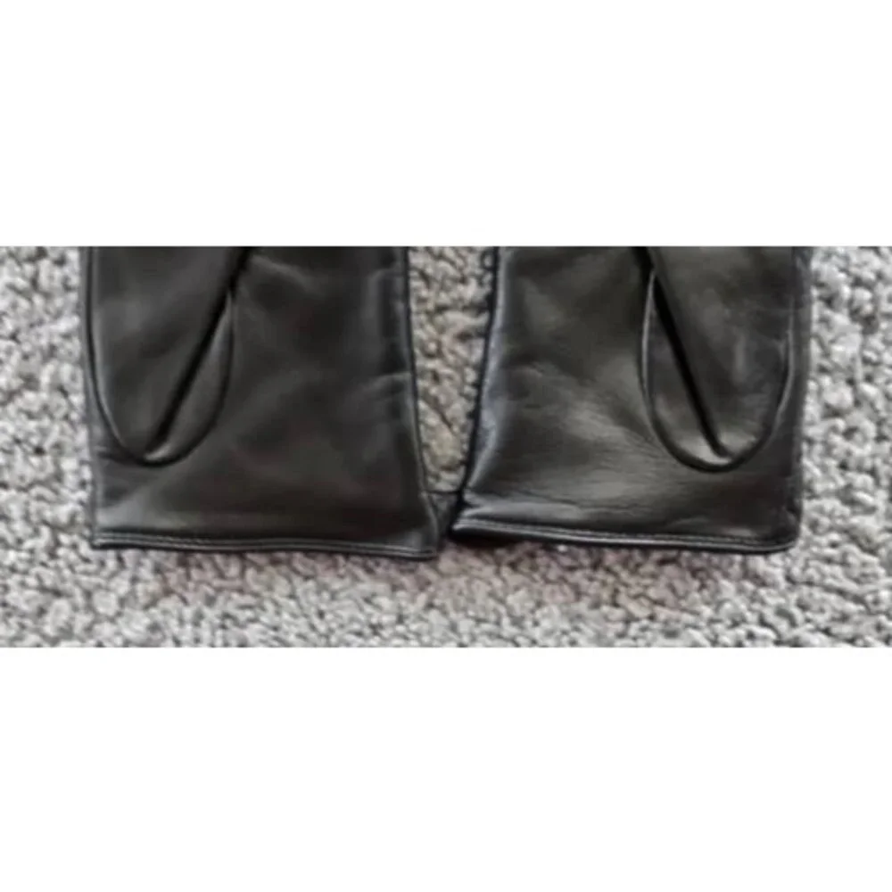 Bloomingdale's Fancy Quilted Leather Gloves Women's 7 Black Faux Pearl Trim
